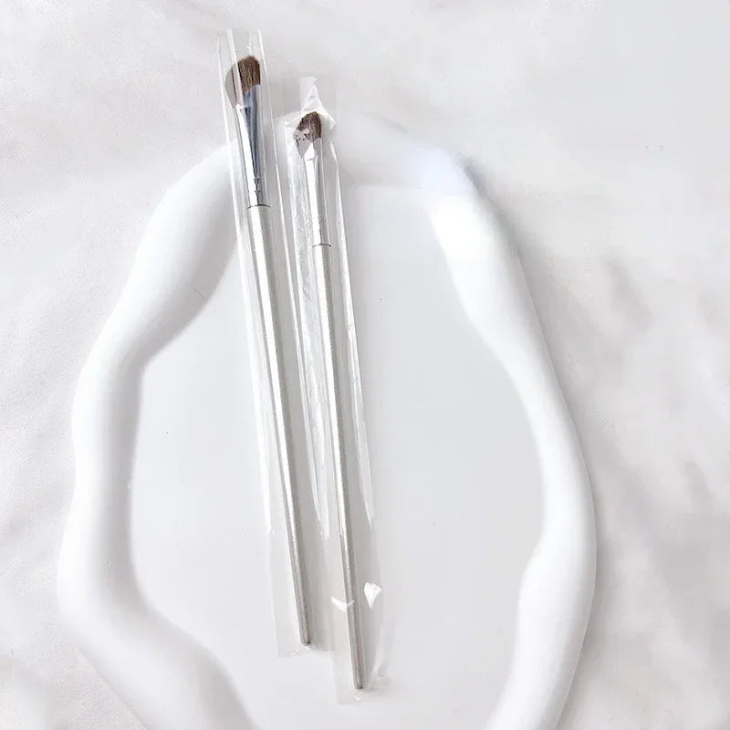 Yiyueqianli Angled Nose Contour Brush Horse Hair Makeup Brush