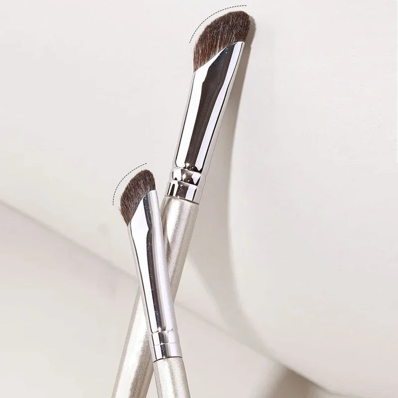Yiyueqianli Angled Nose Contour Brush Horse Hair Makeup Brush