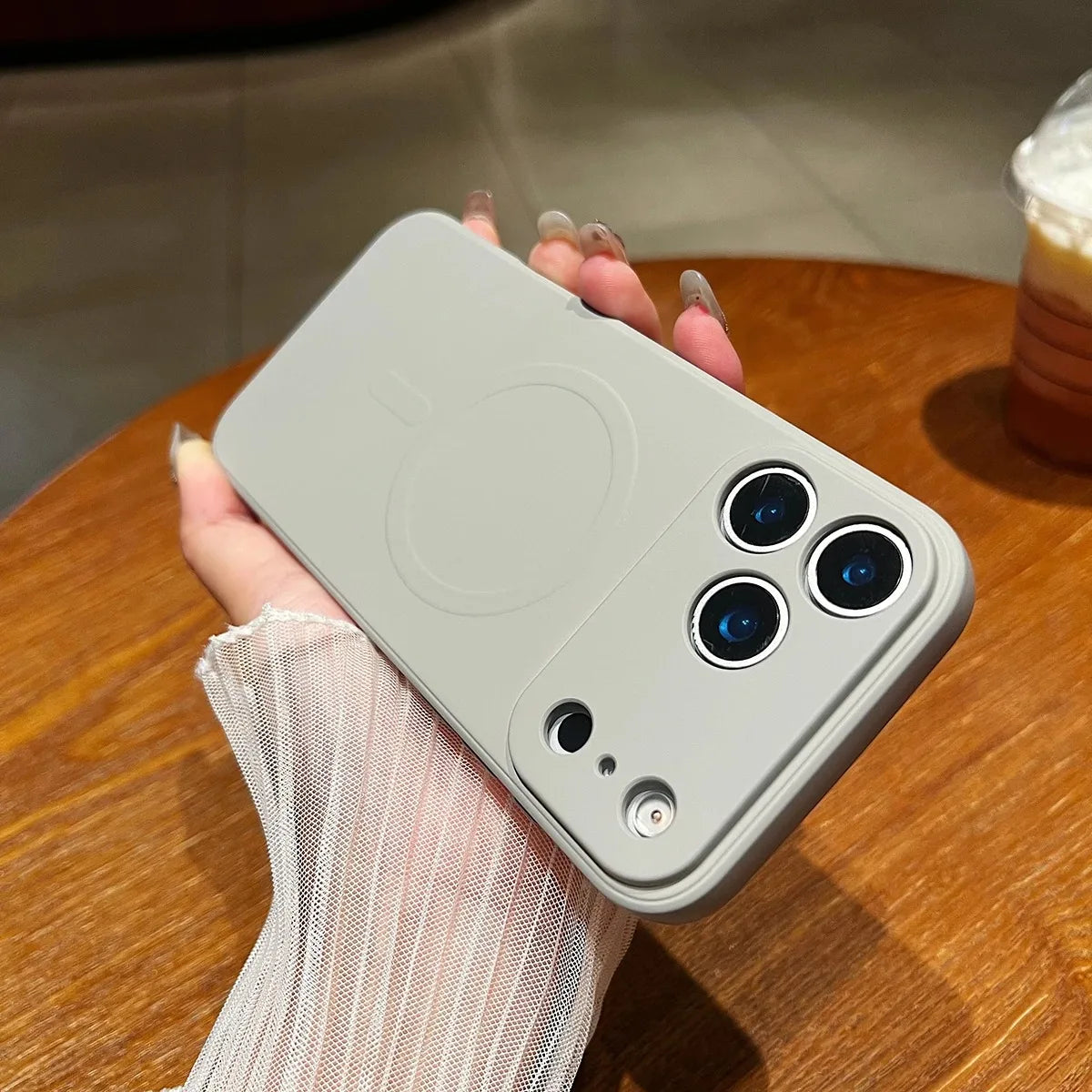 Licoers Magnetic Liquid Silicone iPhone Case With Camera Protection
