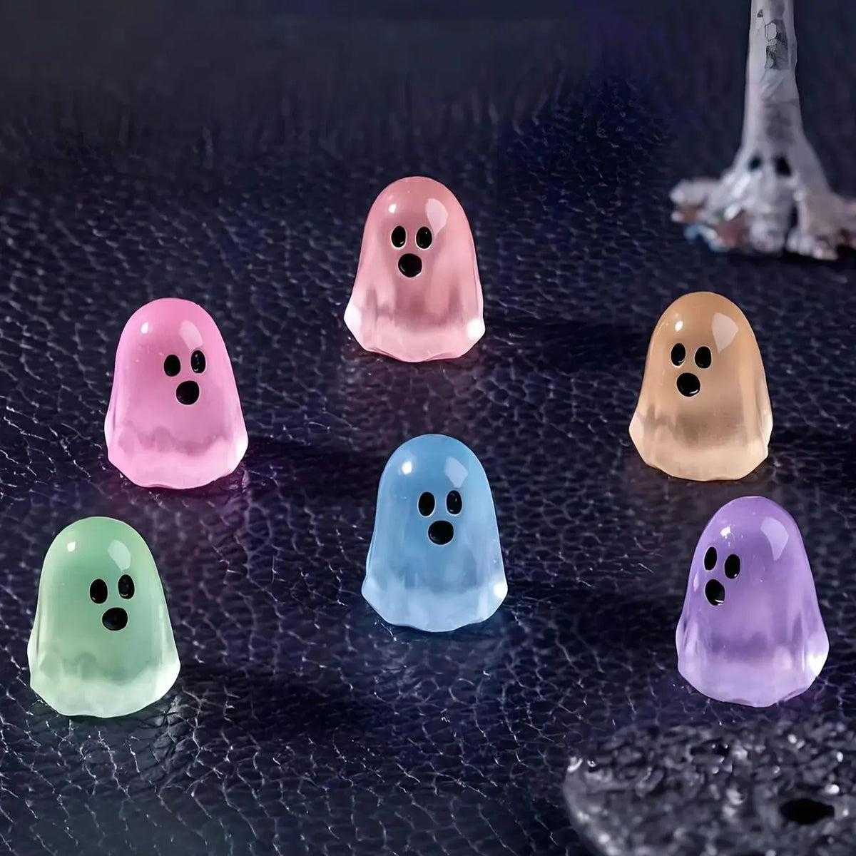 Luminous Resin Ghost Figurines Halloween Miniature Landscape Pieces